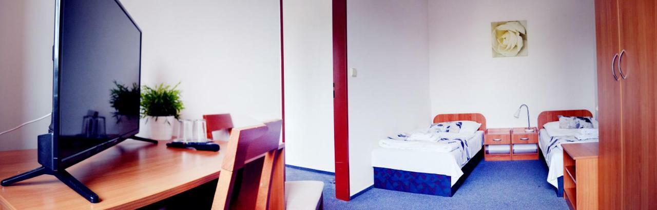 Hotel S-Centrum เบเนชอฟ ภายนอก รูปภาพ